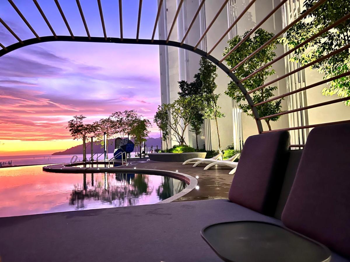 The Shore Cbd Kota Kinabalu By Laxzone Suite Extérieur photo