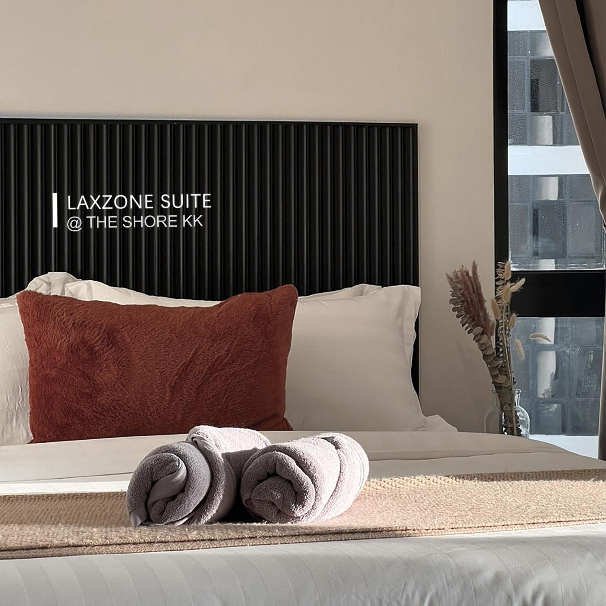The Shore Cbd Kota Kinabalu By Laxzone Suite Extérieur photo