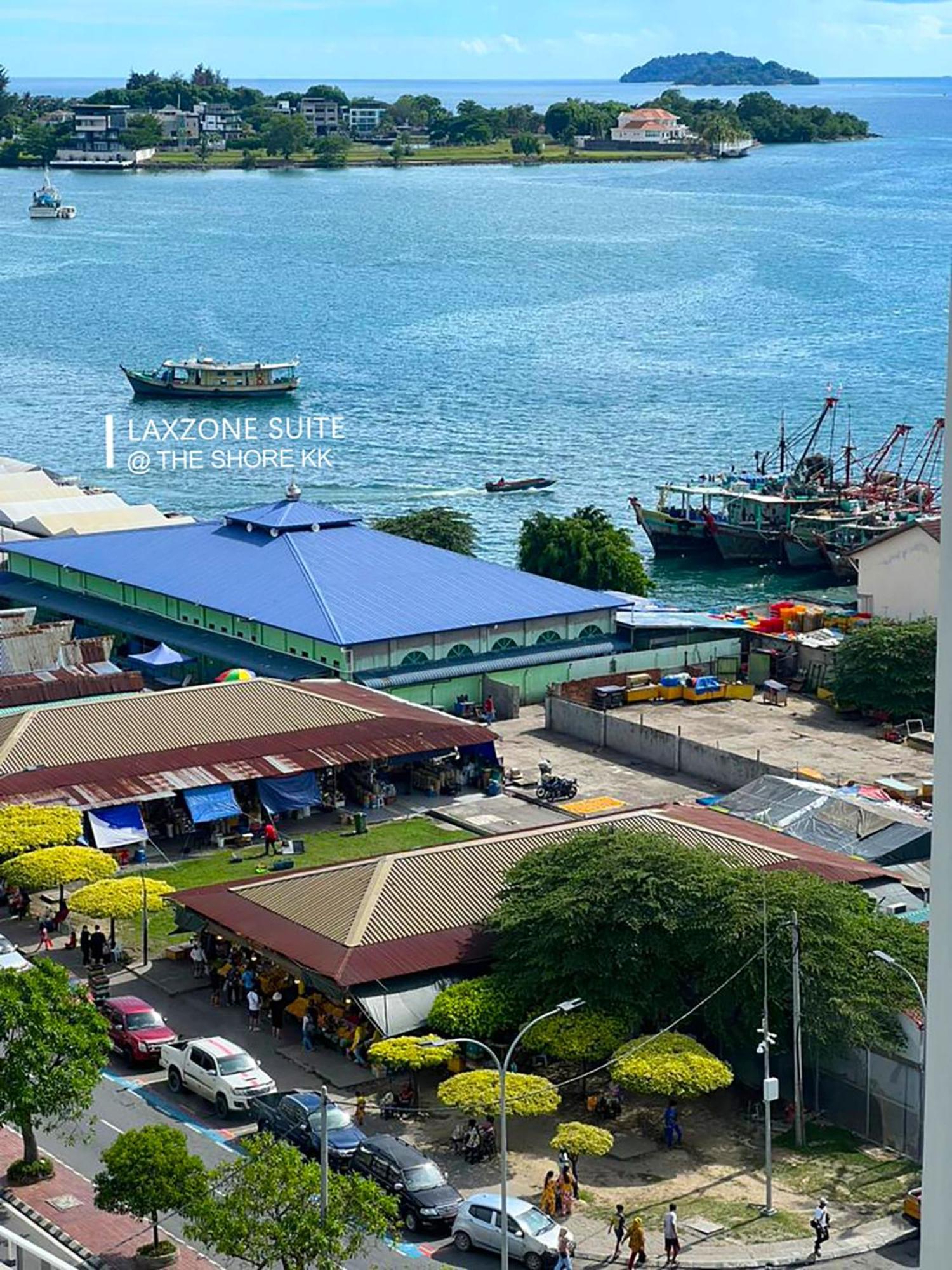 The Shore Cbd Kota Kinabalu By Laxzone Suite Extérieur photo