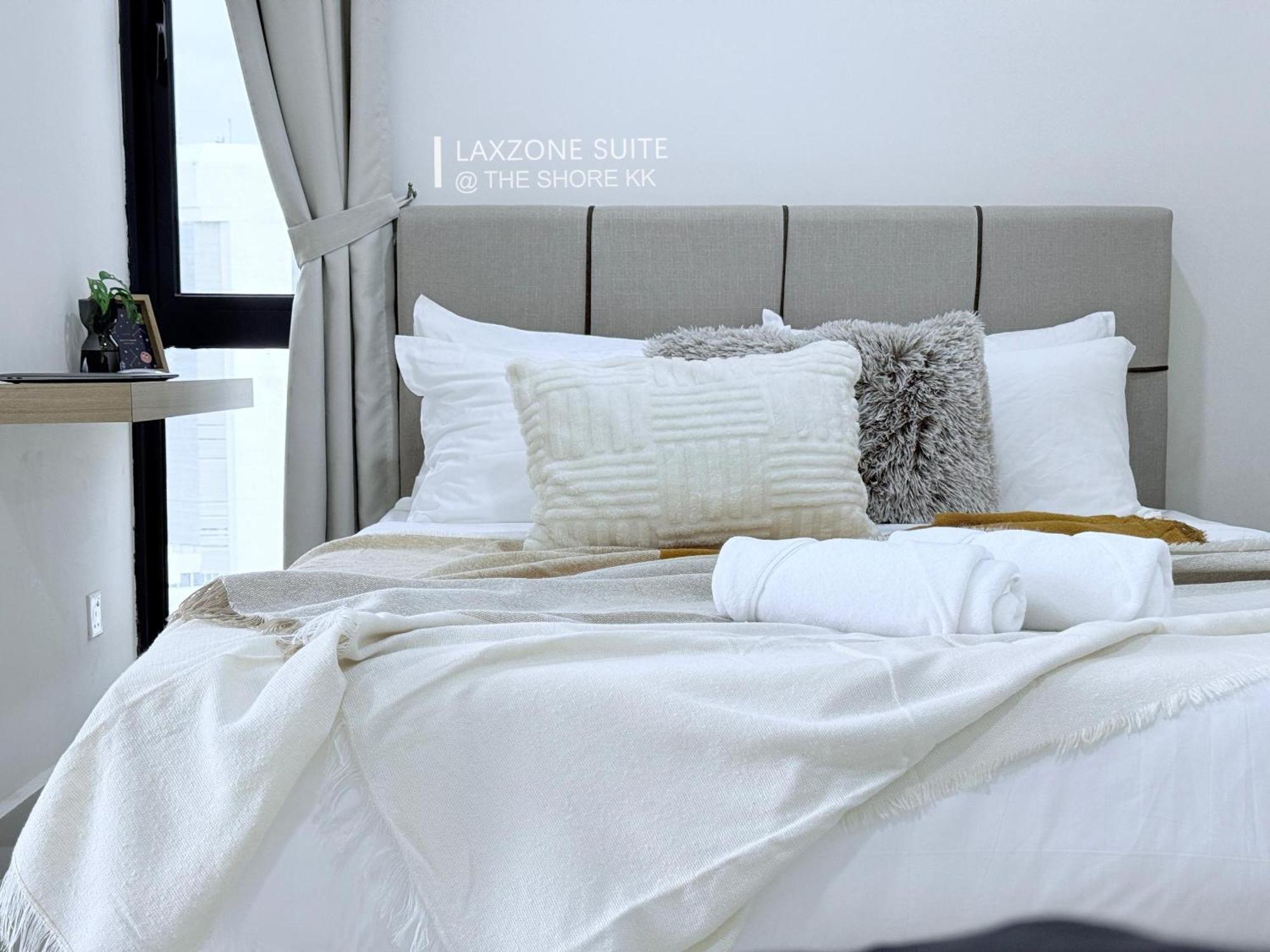 The Shore Cbd Kota Kinabalu By Laxzone Suite Extérieur photo