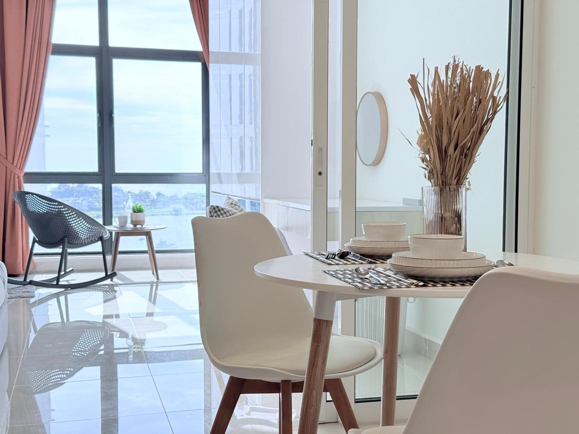 The Shore Cbd Kota Kinabalu By Laxzone Suite Extérieur photo