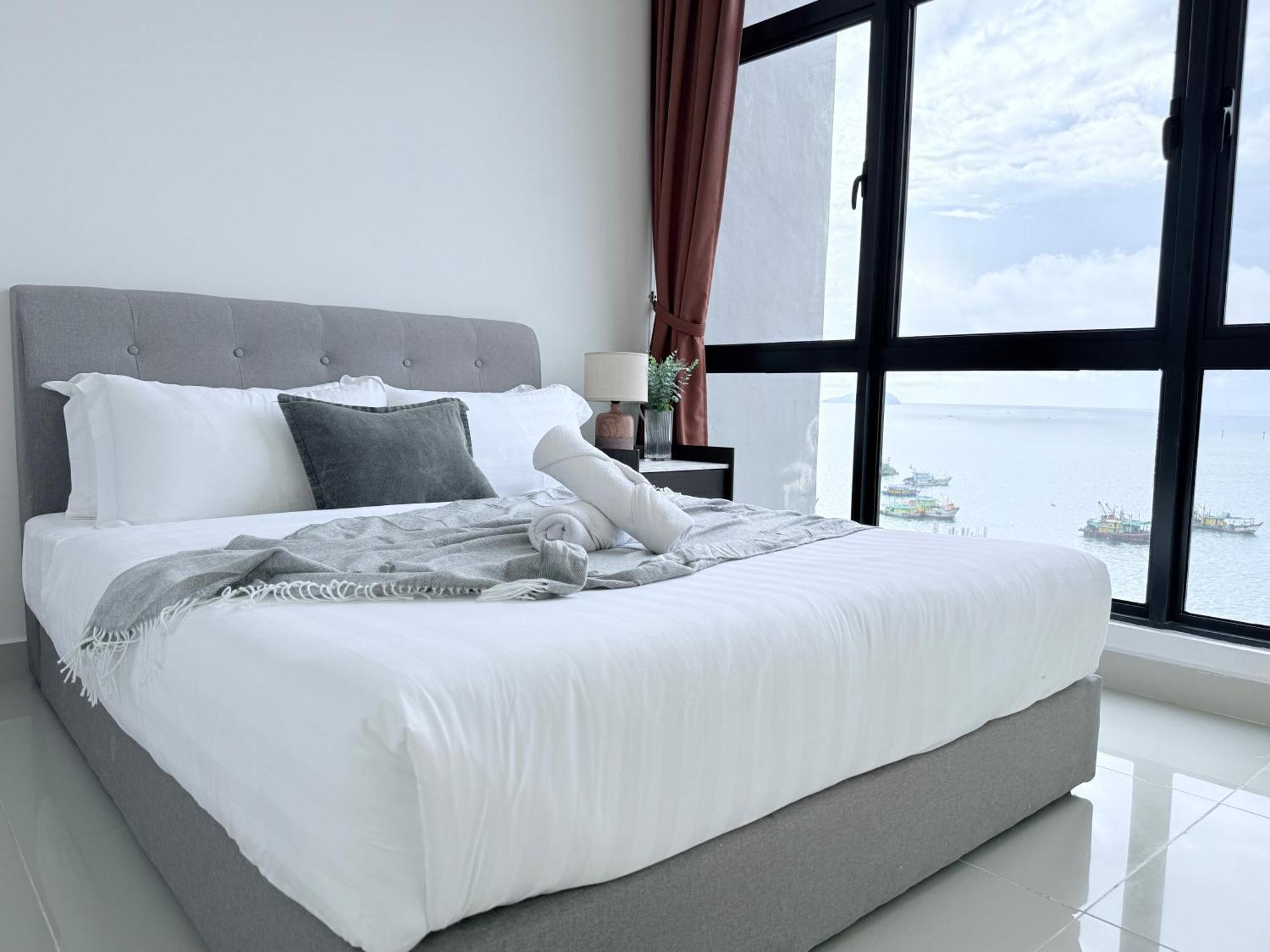 The Shore Cbd Kota Kinabalu By Laxzone Suite Extérieur photo